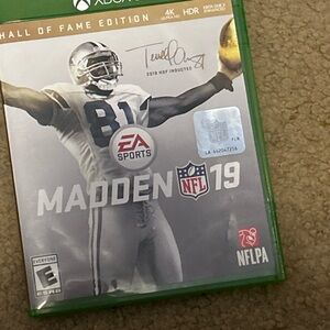 EA Sports Madden NFL 19‎ Xbox Game - Green Case